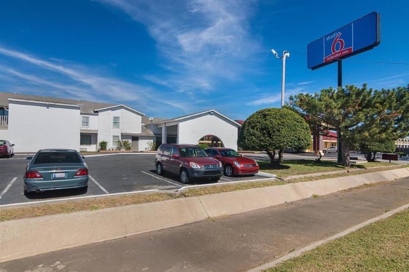 Studio Inn Extended Stay Oklahoma City Airport By Oyo Buitenkant foto