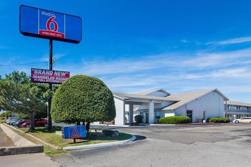 Studio Inn Extended Stay Oklahoma City Airport By Oyo Buitenkant foto